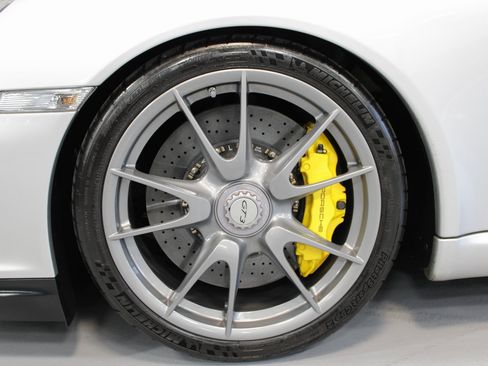 Used 2010 Porsche 911 GT3 image 11