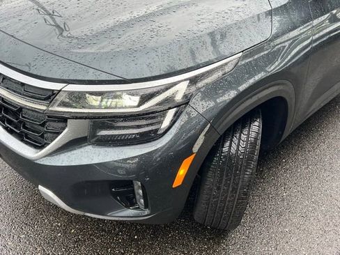 Certified 2025 Kia Seltos SX w/ SX Sunroof Package image 3