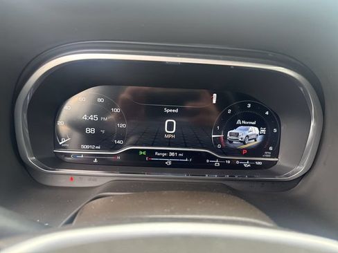Used 2023 GMC Yukon XL SLT w/ SLT Premium Package AWD/4WD image 11