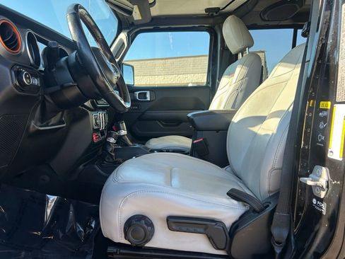 Used 2021 Jeep Gladiator Mojave image 2