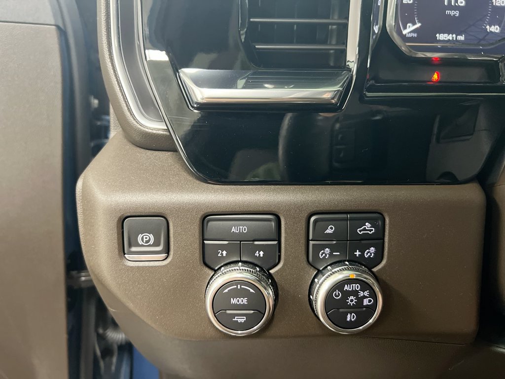 Used 2024 GMC Sierra 1500 SLT w/ SLT Premium Package AWD/4WD image 19