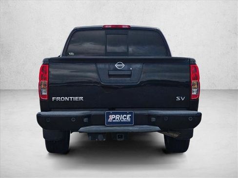 Used 2020 Nissan Frontier SV RWD image 6
