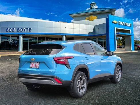 New 2026 Chevrolet Trax LT FWD image 7