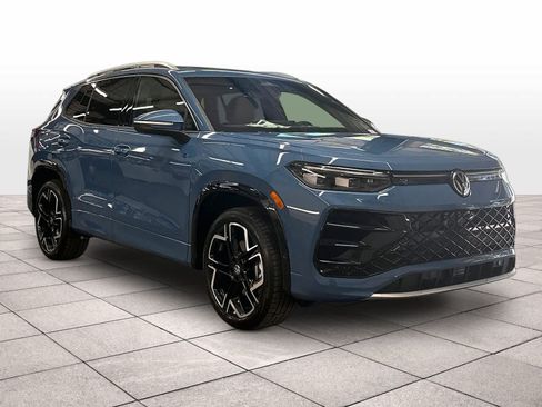 New 2026 Volkswagen Tiguan SEL R-Line AWD/4WD image 2
