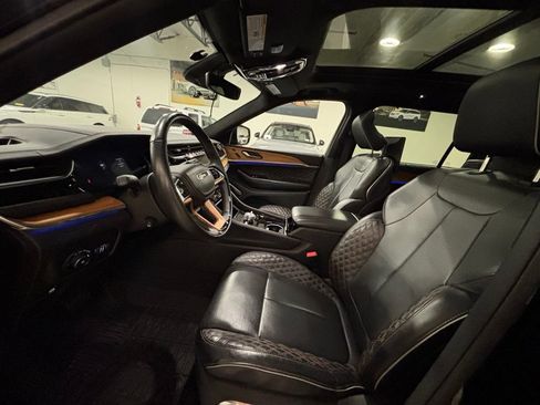 Used 2023 Jeep Grand Cherokee L Summit AWD/4WD image 19