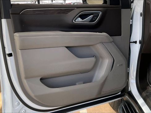 Used 2022 Chevrolet Tahoe LT w/ LT Signature Plus Package image 22