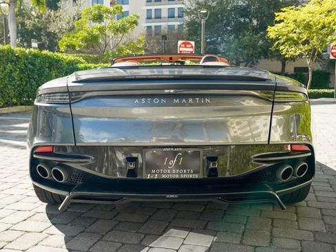Used 2023 Aston Martin DBS Volante image 24