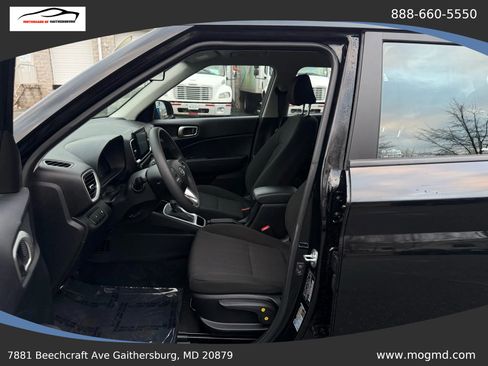 Used 2023 Hyundai Venue SE w/ Cargo Package image 14