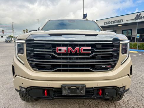 Used 2022 GMC Sierra 1500 AT4 w/ AT4 Premium Package AWD/4WD image 9