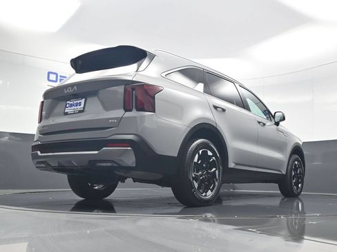 Used 2026 Kia Sorento S AWD/4WD image 46