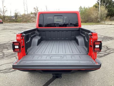 New 2026 Jeep Gladiator Mojave w/ Technology Group image 20