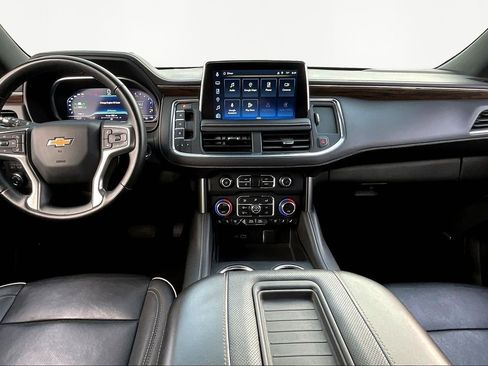 Used 2023 Chevrolet Suburban Premier AWD/4WD image 7