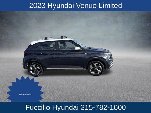 Used 2023 Hyundai Venue Limited FWD image 5