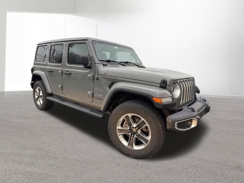 Used 2022 Jeep Wrangler Unlimited Sahara w/ LED Lighting Group AWD/4WD image 29
