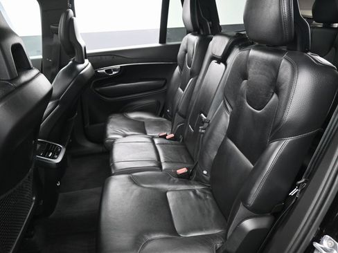 Used 2020 Volvo XC90 T5 Momentum image 29