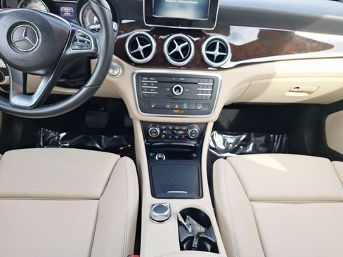 Used 2016 Mercedes-Benz CLA 250 image 18