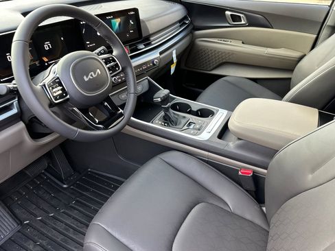 New 2026 Kia Carnival image 6