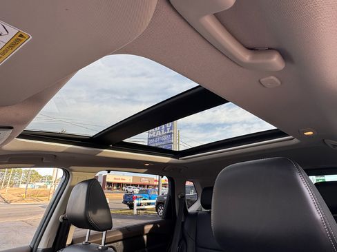 Used 2023 Nissan Rogue Platinum w/ Platinum Premium Package image 23