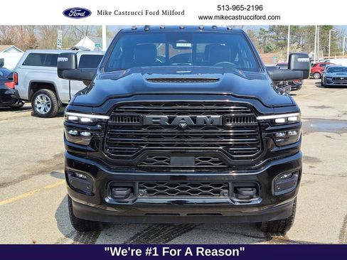 Used 2025 RAM 2500 Laramie AWD/4WD image 8