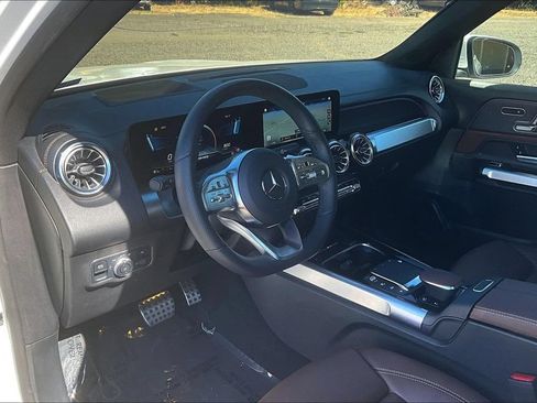 Used 2023 Mercedes-Benz GLB 35 AMG 4MATIC image 18