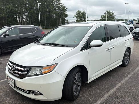 Used 2015 Honda Odyssey Touring image 3