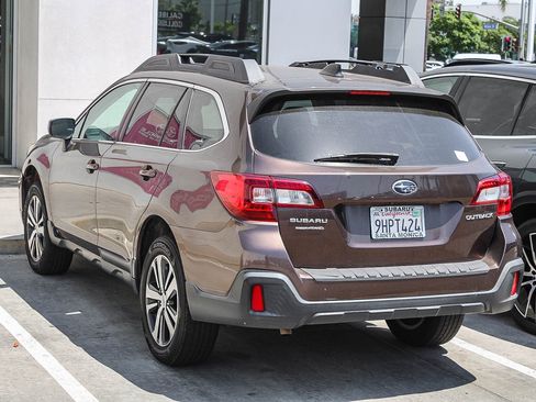 Used 2019 Subaru Outback 2.5i Limited AWD/4WD image 9
