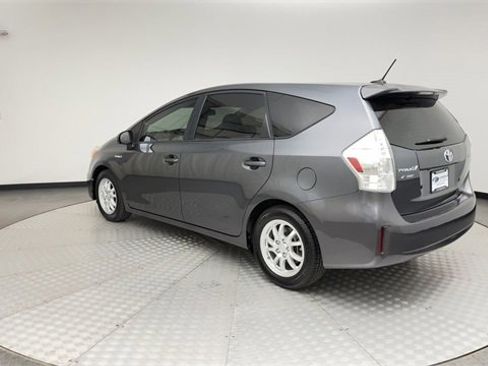 Used 2014 Toyota Prius V Three image 4