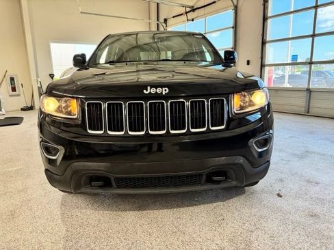 Used 2014 Jeep Grand Cherokee Laredo w/ 18" Wheel & 8.4" Radio Group AWD/4WD image 2