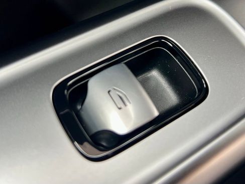 Certified 2025 Mercedes-Benz C 300 4MATIC Sedan image 28