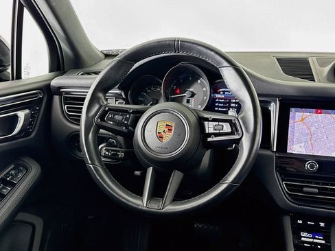 Certified 2024 Porsche Macan AWD/4WD image 12