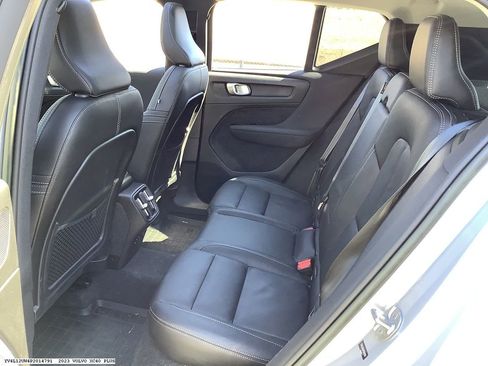 Used 2023 Volvo XC40 B5 Plus w/ Protection Package Premier image 12