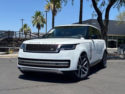 Used 2025 Land Rover Range Rover SE AWD/4WD image 1