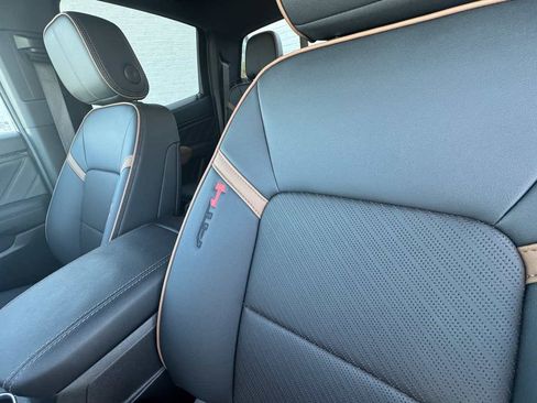 Used 2025 GMC Canyon AT4 w/ AT4 Premium Package image 21