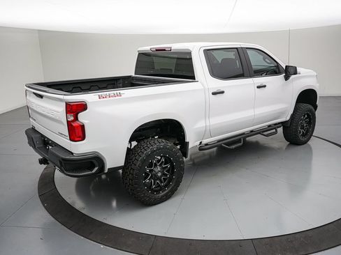 Used 2019 Chevrolet Silverado 1500 Custom Trail Boss w/ Custom Convenience Package AWD/4WD image 4
