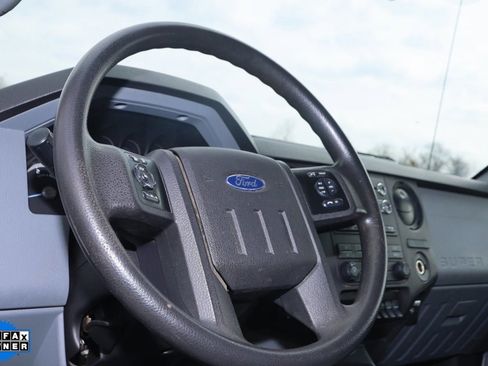Used 2018 Ford F750 2WD Regular Cab Super Duty image 6