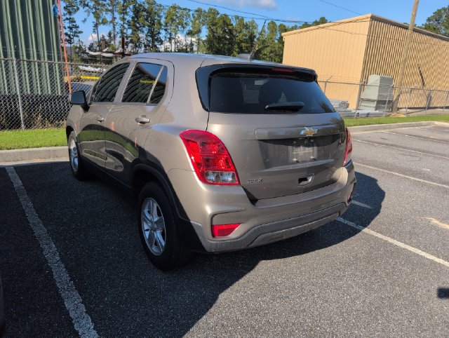 Used 2020 Chevrolet Trax LS w/ Tint and Cruise Package FWD image 4