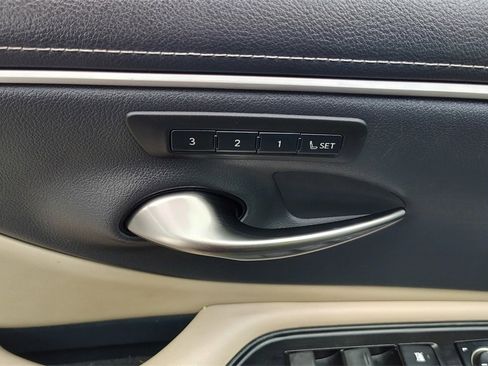 Used 2020 Lexus ES 350 w/ Premium Package image 9