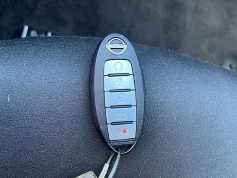Used 2025 Nissan Altima 2.5 SV FWD image 21