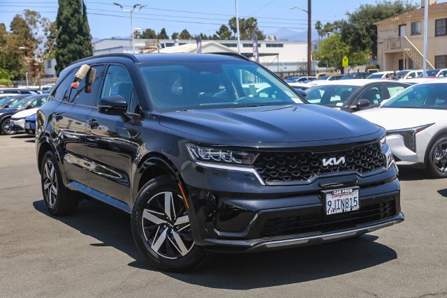 Used 2023 Kia Sorento S FWD image 1