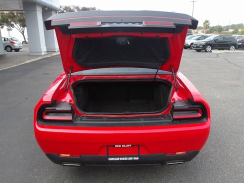 Used 2023 Dodge Challenger SXT image 8