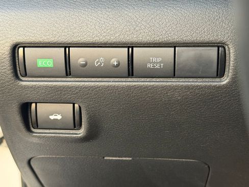Certified 2025 Nissan Sentra SV FWD image 20