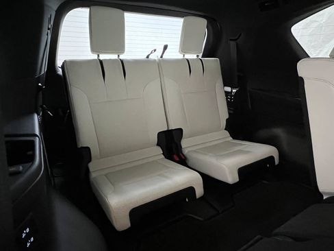Used 2022 Lexus LX 600 4WD w/ Appearance Package image 16