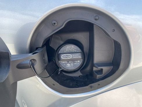 Used 2025 Toyota Tacoma TRD Sport image 16