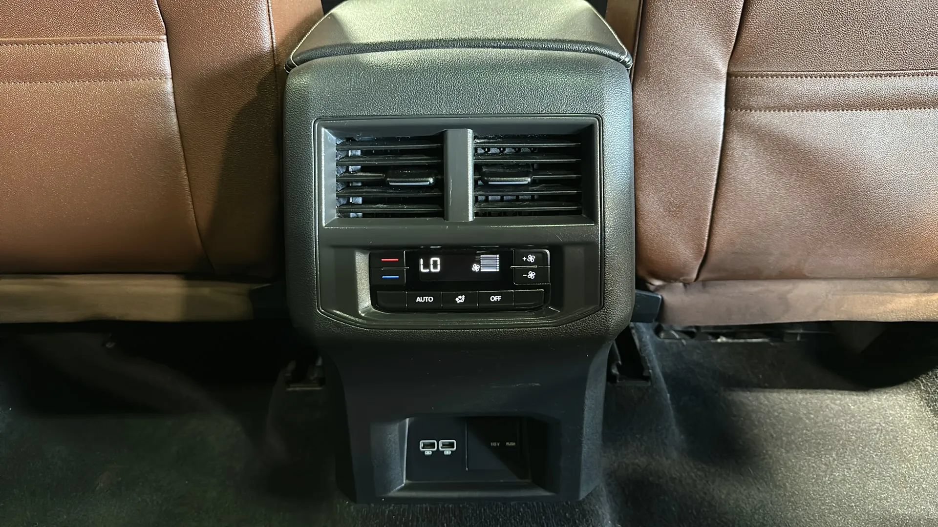 Used 2021 Volkswagen Atlas SEL AWD/4WD image 23