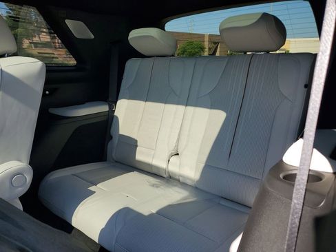 New 2026 Cadillac Vistiq Luxury image 24