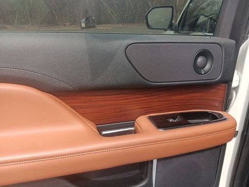 Used 2020 Lincoln Navigator Reserve image 15