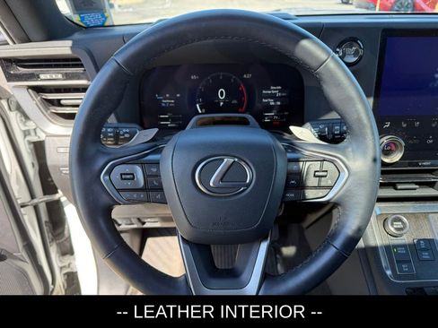 Used 2024 Lexus GX 550 w/ Accessory Package (2T) AWD/4WD image 9