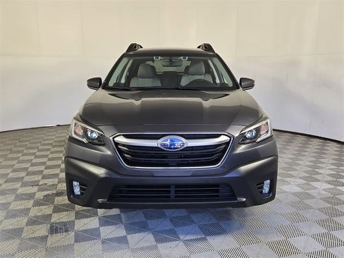 Used 2022 Subaru Outback Premium image 3
