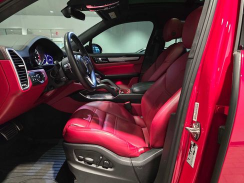 Used 2023 Porsche Cayenne Turbo S image 26