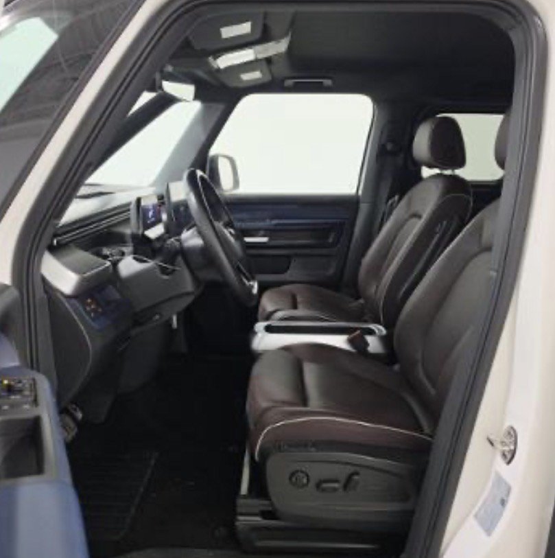 Used 2025 Volkswagen ID. Buzz Pro S RWD image 11
